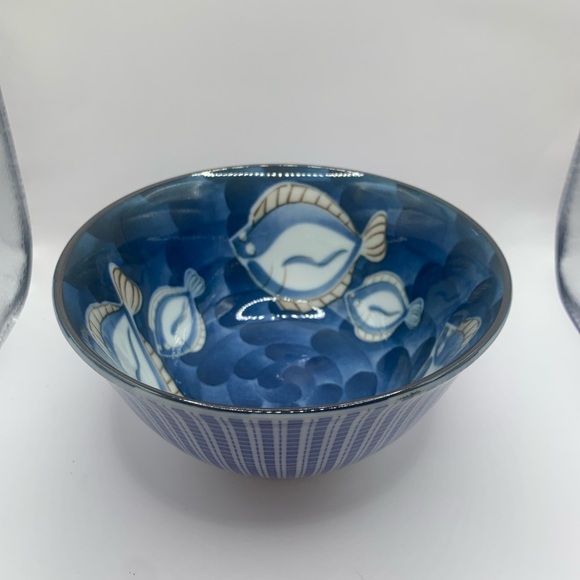 Rice Bowls 4 Japanese Fish Painted. Excellent condition. 3” tall, 6” wide. - Picture 7 of 13